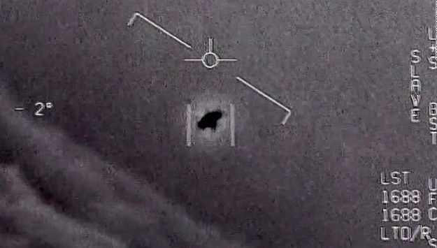 Frame de vídeo oficial de fenômeno aéreo não identificado divulgado pelo Pentágono